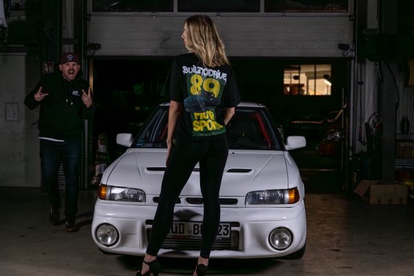 Oversized Shirt "Builttodrive Miata NA" Schwarz